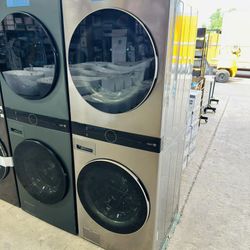 LG WashTower Single Unit ELECTRIC with Center Control 4.5 cu. ft. Front Load Washer and 7.4 cu. ft. Dryer $999 