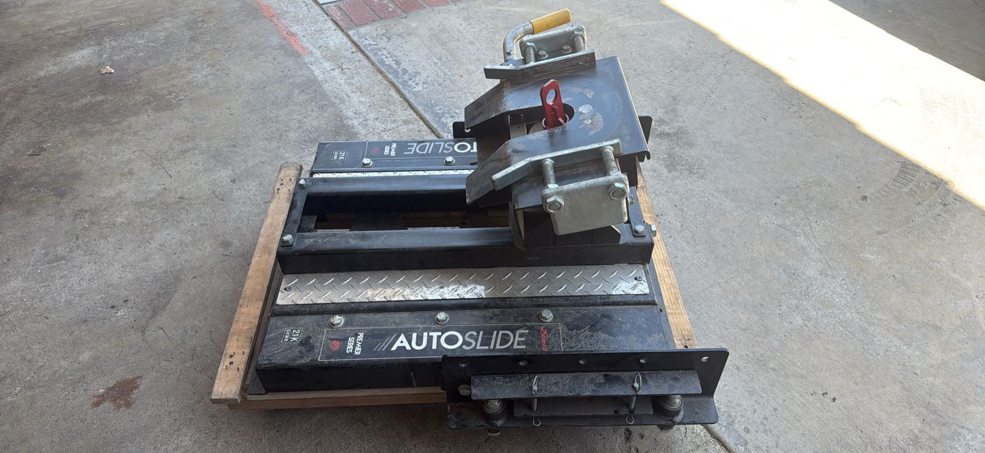 Demco 5th Wheel Hitch