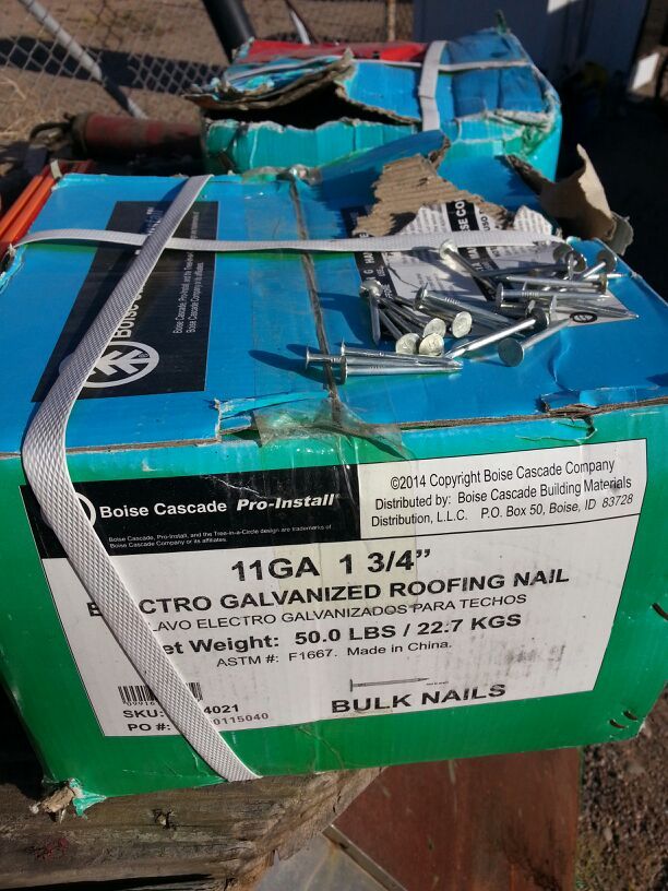 Caja de clavos para roofing