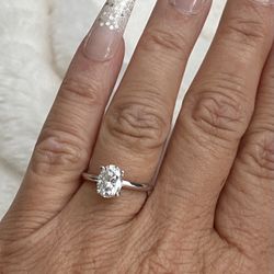 NEW! 1.5CT Oval Cut Solitaire, Natural Moissanite Gemstone Engagement Ring, Please See Details 🩷