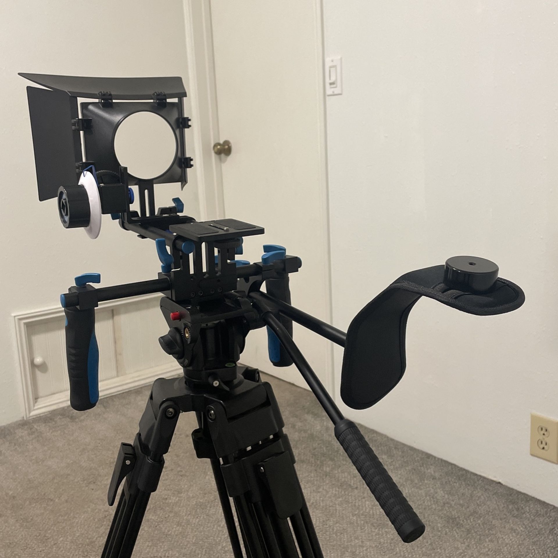 Neewer Matte box for Sale in Seattle, WA OfferUp