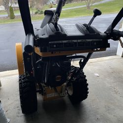Cub Cadet 2X 528 SWE Snowblower – Excellent Condition – 2011 Model