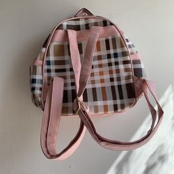 Cada Mochila Tiene Diferente Precio $20 $ 10 $15