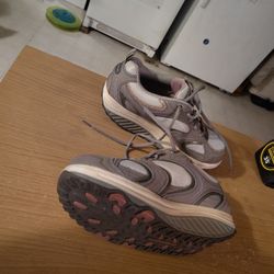 Women's Athletic Skechers Tie Up Sneakers 7.5