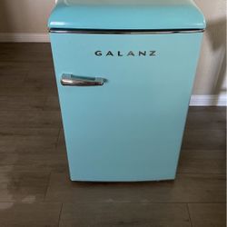 Galanz mini fridge