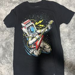 into the am black astronaut tee! 