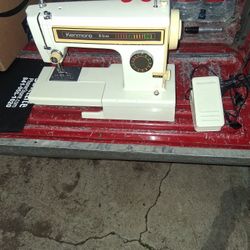 Kenmore 8Stitch Vintage Sewing Machine 