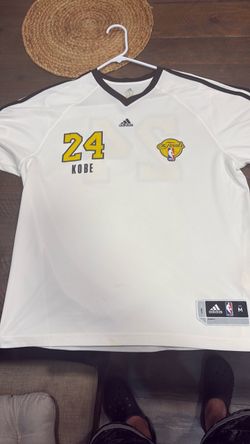 Kobe Bryan 24 Adidas sport t-shirt  size M