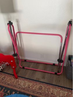 Adjustable gymnastics bar for kids