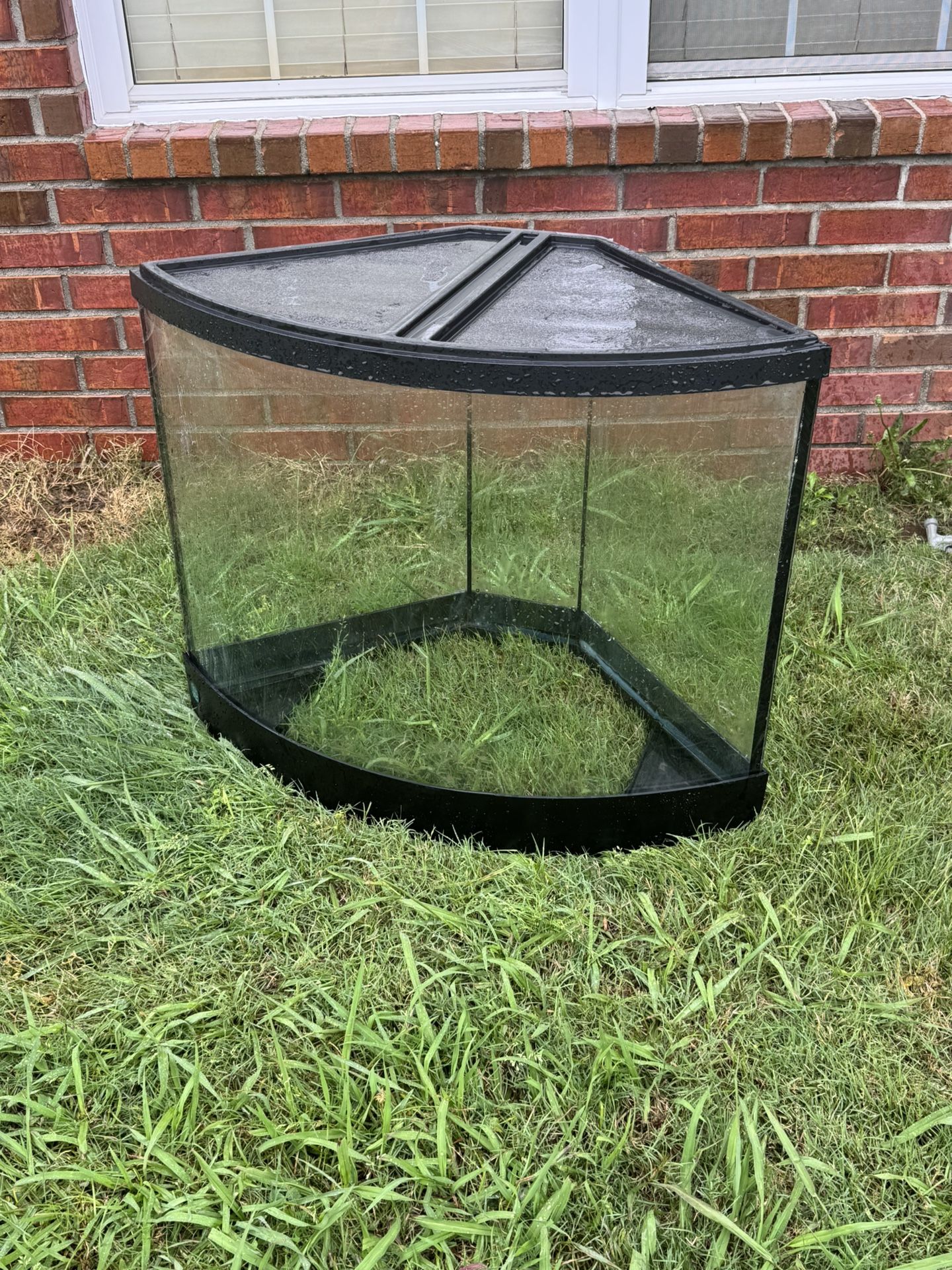 Corner Aquarium Fish Tank 55 GALLON/Filter/Stand