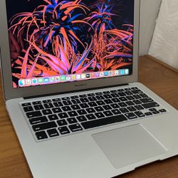 Apple MacBook Air 13” I5/8GB/256GB SSD $180