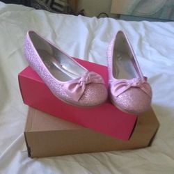 Girls Size 5. Sparkly Shoes..Brand Nina .