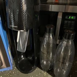 Soda Stream Fizzi with two bottles