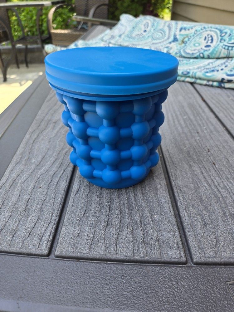 Genie Ice cube Maker