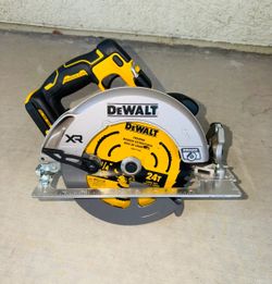 DEWALT 20-Volt MAX 7-1/4 in. Cordless Circular Saw (Tool Only)