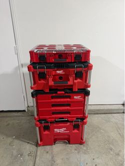 Milwaukee stackable TOOL BOX