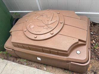 Kids Plastic Sandbox with Lid