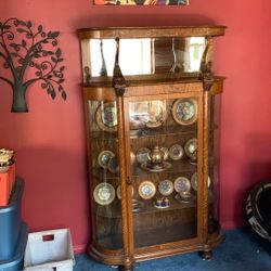 Quarter Cut Oak Hutch, Cabinet. 