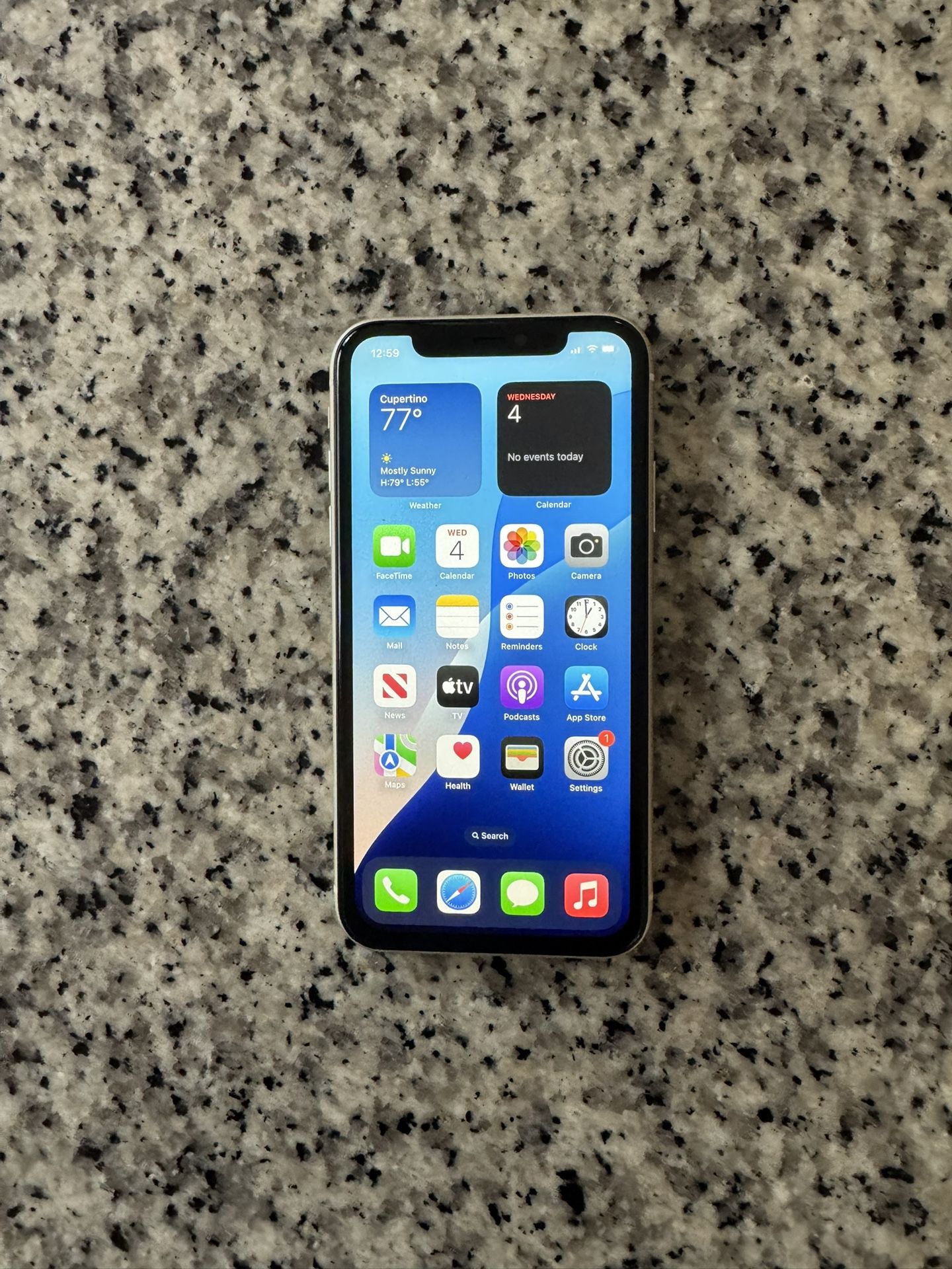 Apple iPhone 11 Unlocked All Carriers Like New
