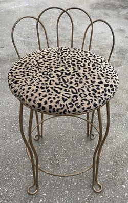 Cheetah print vanity chair