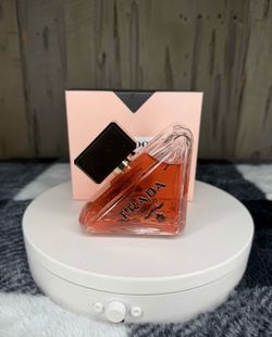 Perfumes Prada Milano (Negotiable)