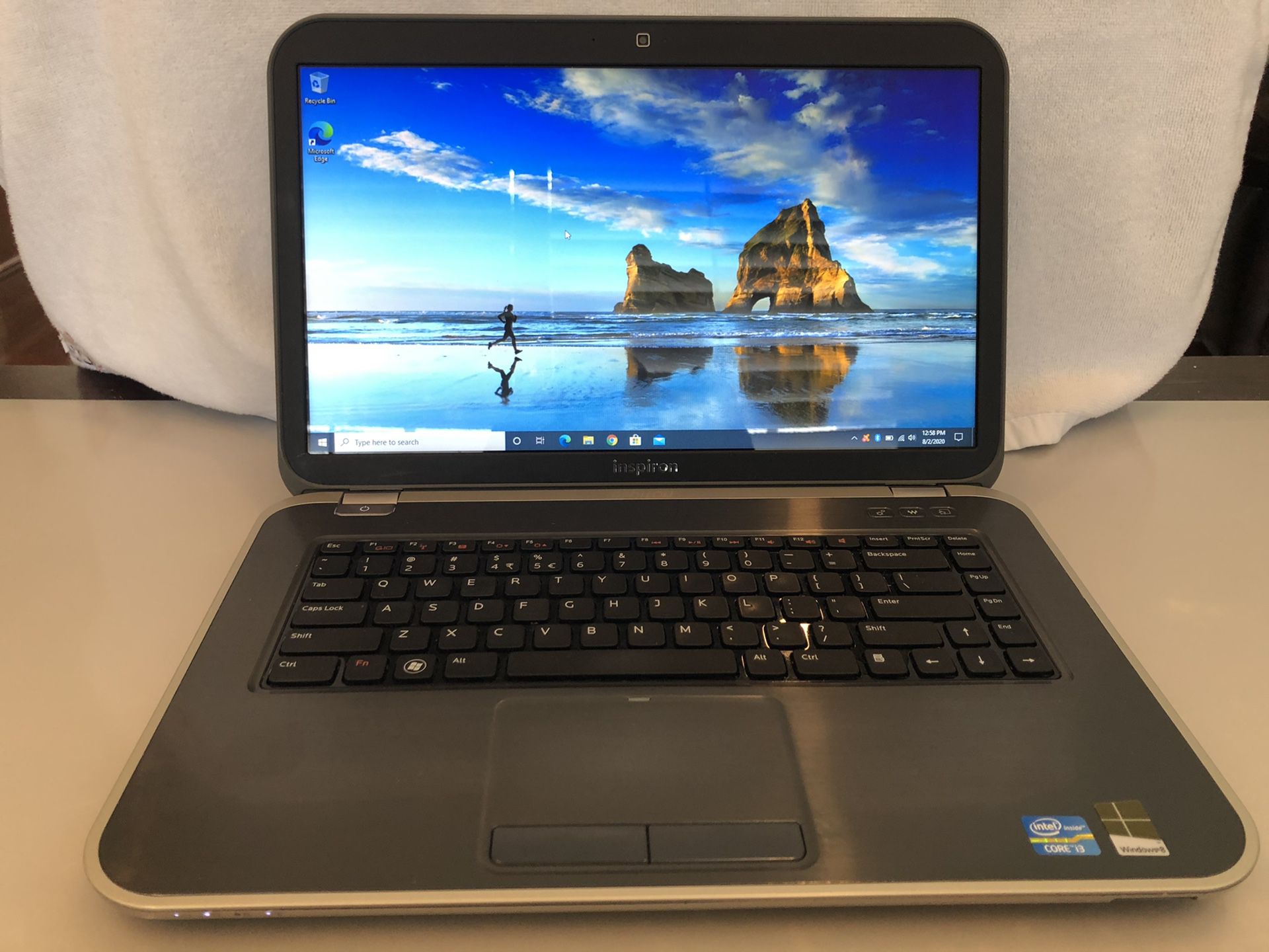 Dell laptop i3,6gb,500gb Windows 10