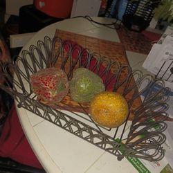 BLACK METAL FRUIT ETC BASKET 5 FINAL PRICE FRUIT NOT INCLUDED