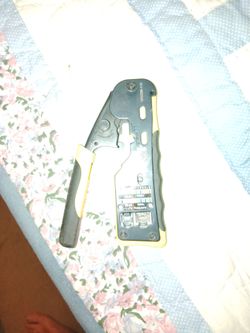 Klein Tools Ratcheting Ethernet cable crimper