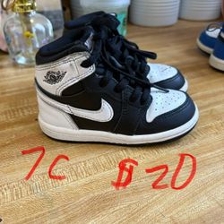 Jordan 1s size 7c