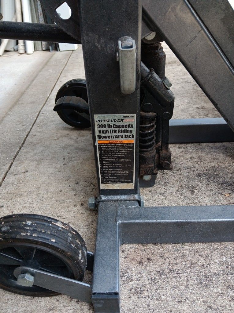 300lb Riding Lawnmower Lift