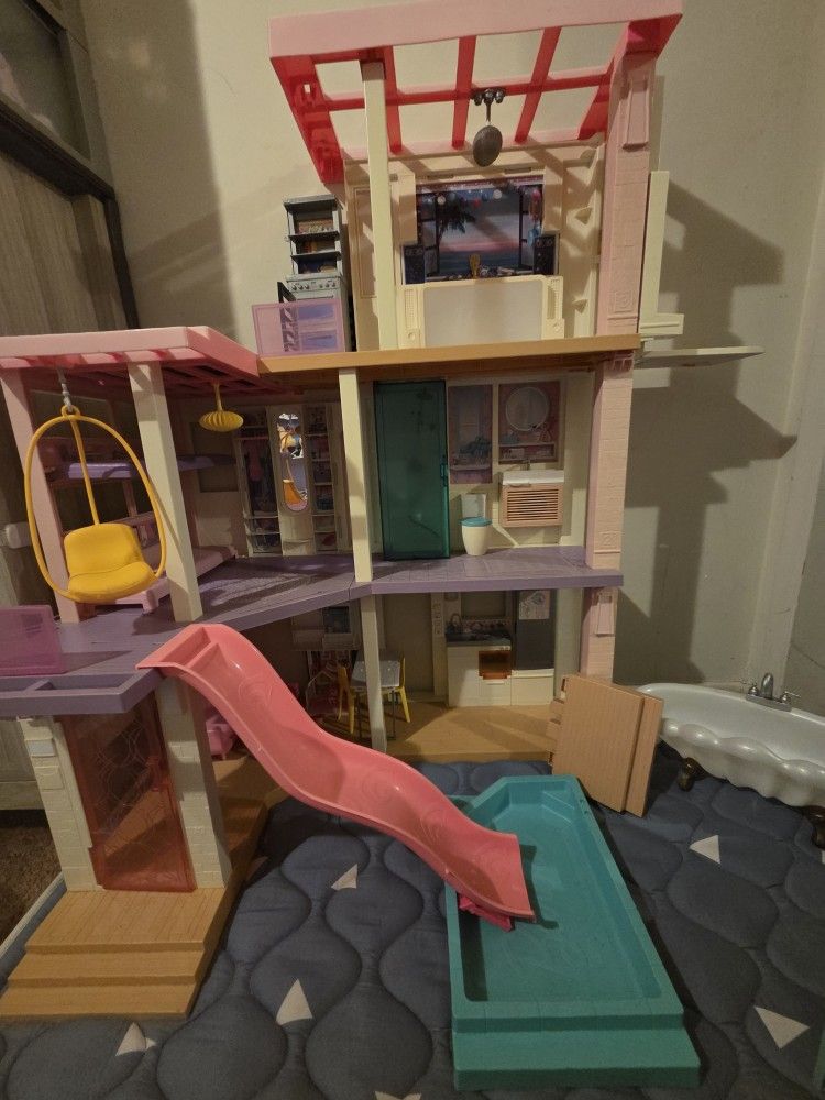 Barbie dream house- Excellent Condition Box Of Barbies