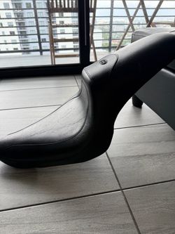 Mustang Fastback Seat for Harley-Davidson Sportster – 3.3 Gallon Tank – Like New - $299