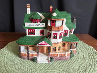 1994 Lemax Dickensvale “Christmas Inn” porcelain lighted house