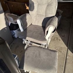 Nursing Chair 