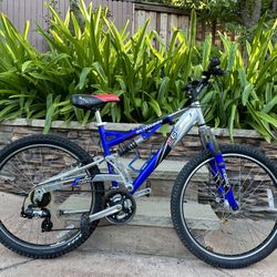Schwinn S60 DSX Mountain Bike