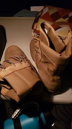Military boots size 11W