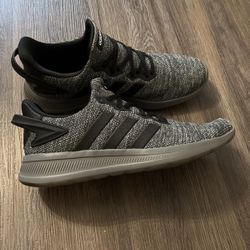 Adidas Men’s Shoes Size 10 Barely worn!