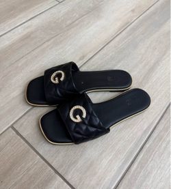 G Black sandals