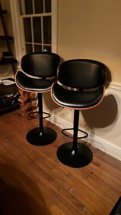 2 Bar Stools