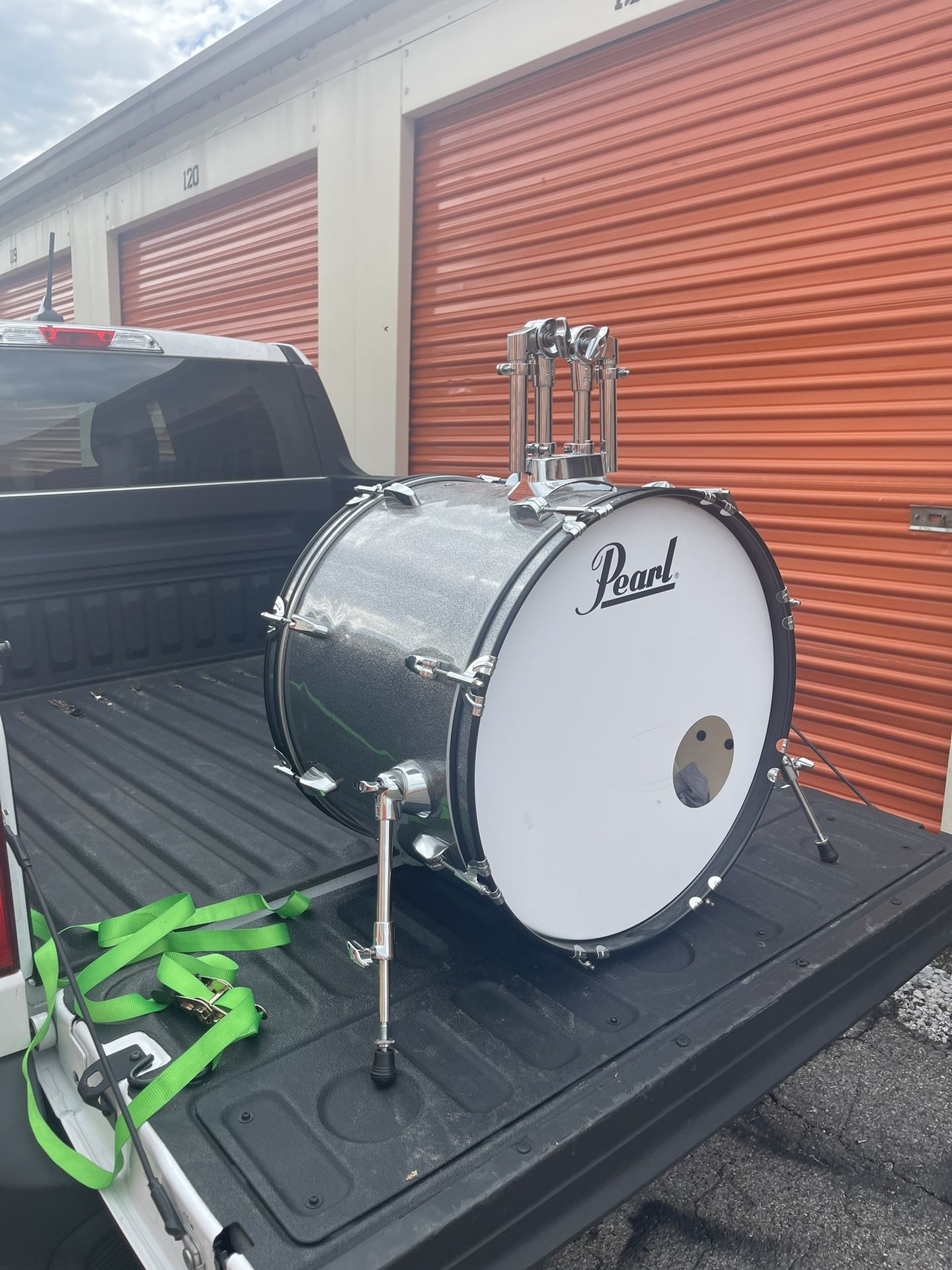 PEARL ROADSHOW DRUMSET