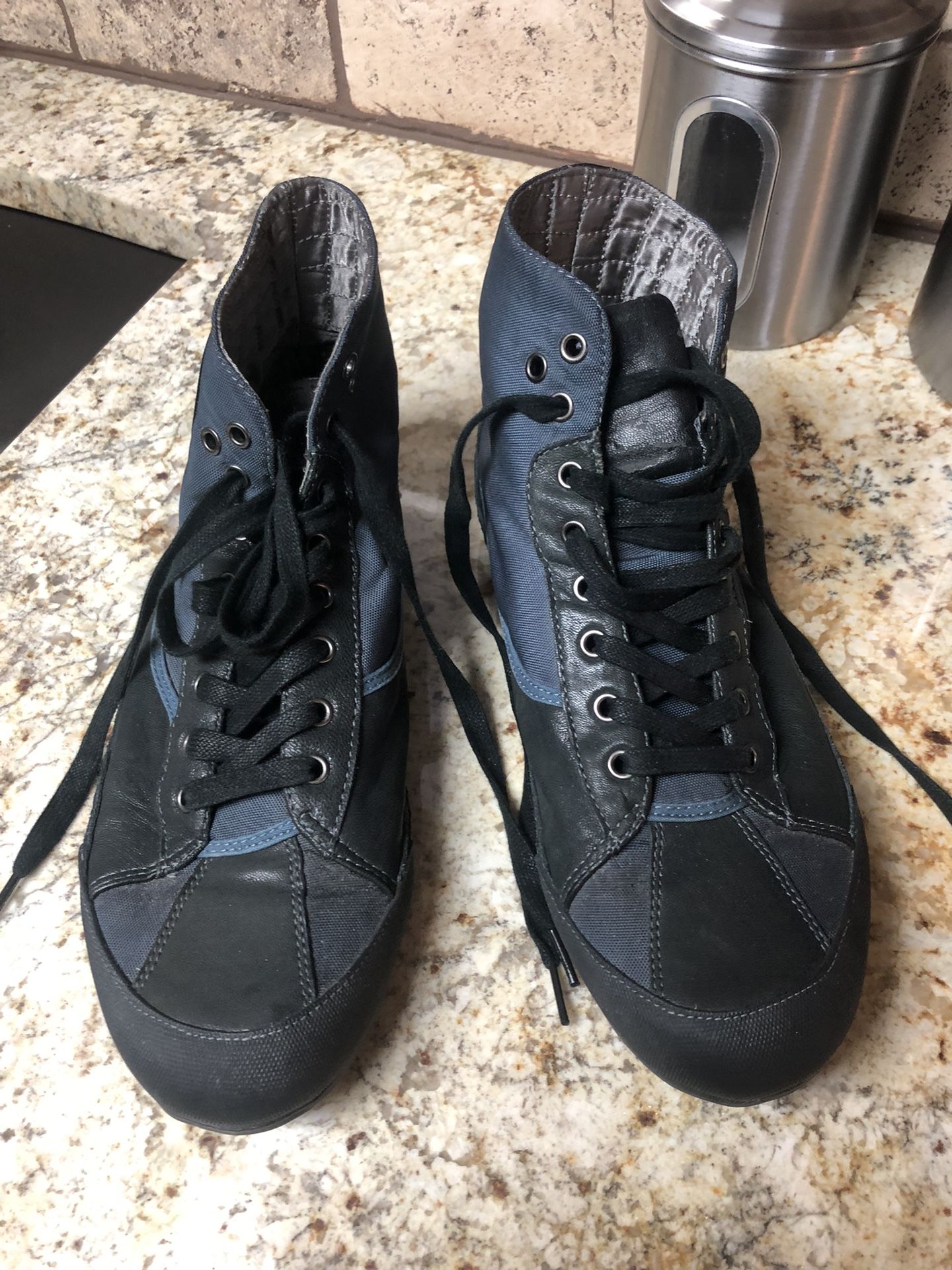 Kenneth Cole navy blue lace up boot Size 11.5