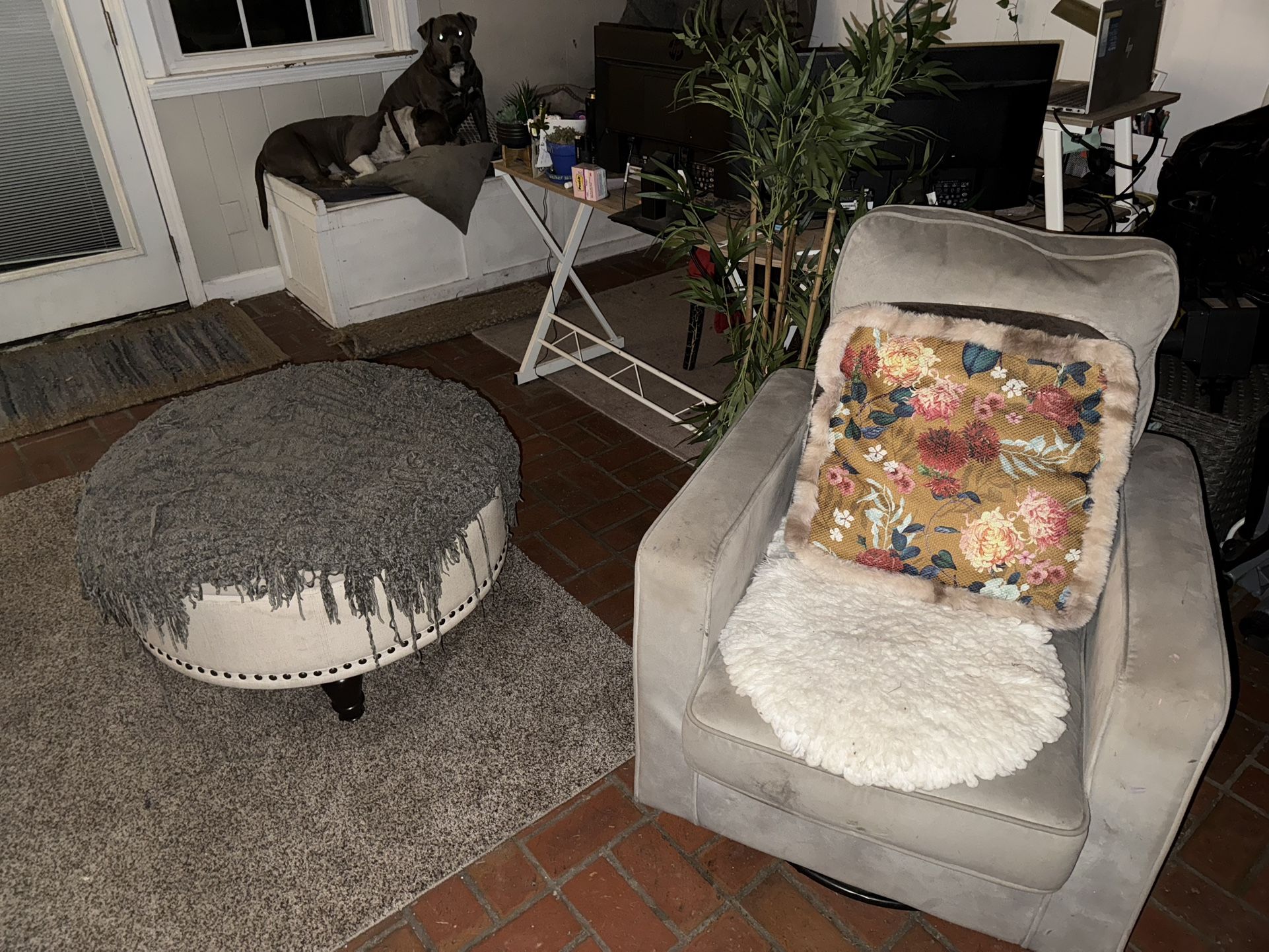 Chair * Ottoman