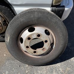 Heavy duty tire and rim LT 215 85R 16