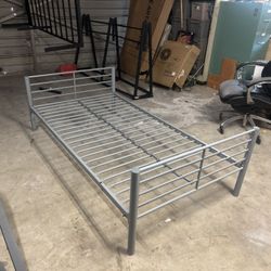 Twin Size Metal Bed Frame 