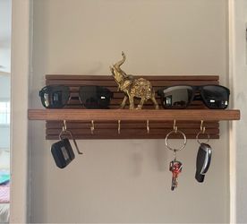 Entry way key holder/shelve