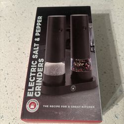 Electric salt and pepper grinder