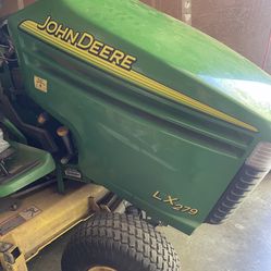 JOHN DEERE  WELL KEPT. Needs Battery!!
