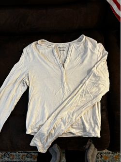 Crème long sleeve crop top
