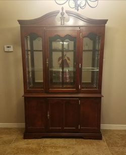 Vitrina - China Cabinet - Gabinete de porcelana