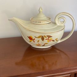 Halls Superior Quality Autumn Leaf Aladdin Teapot